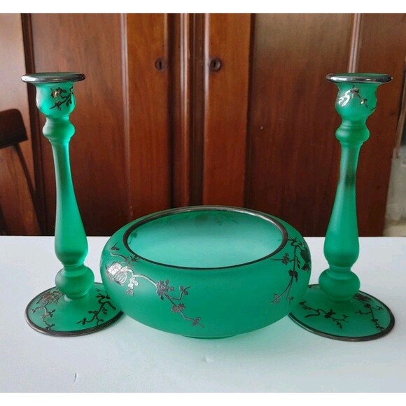 VTG TIFFIN SATIN GREEN CONSOLE BOWL WITH SILVER OVERLAY + 2 COORD. CANDLESTICKS - Picture 1 of 10
